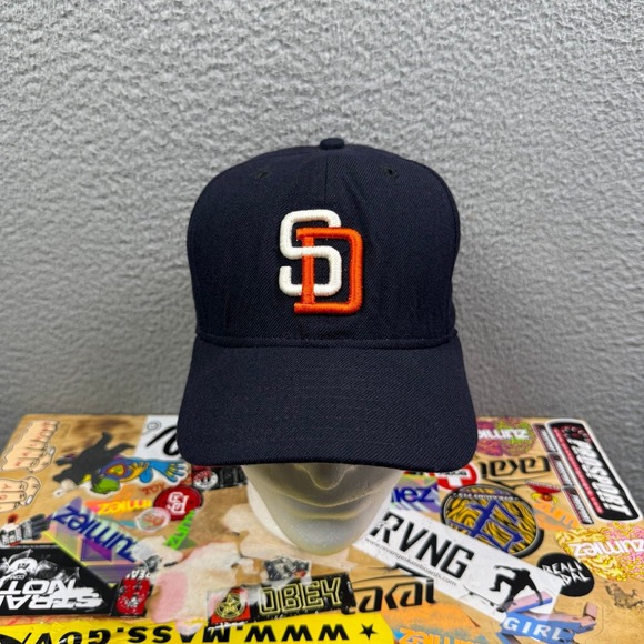 Vintage 90s San Diego Padres New Era 59FIFTY Diamond Collection MLB fitted hat